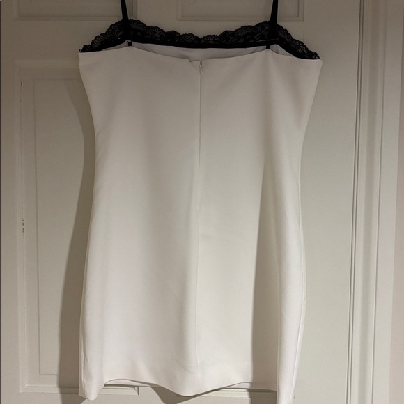 Zara white mini dress with black lace - Picture 8 of 10